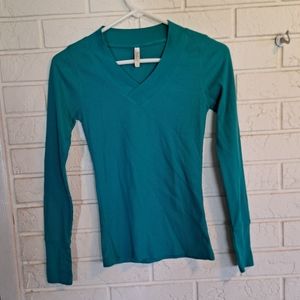Color Story green v-neck sweater / thermal, small